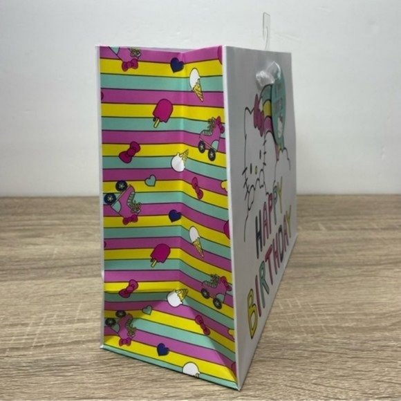 Hello Kitty Happy Birthday Gift Bag NEW - Picture 3 of 4